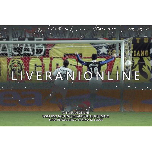 Messina 09/11/2006 Coppa Italia tim cup MESSINA-INTER nella foto Gol Cruz foto LIVERANI