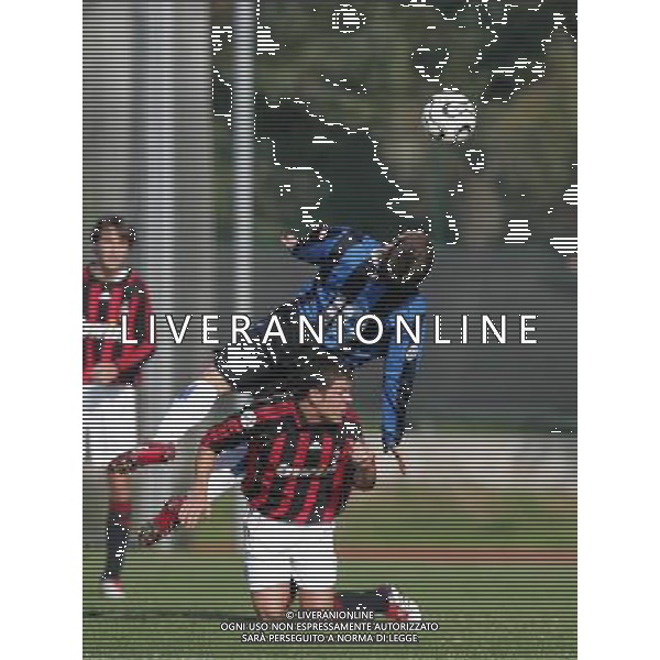 BRESSO (MI) 12/11/2006 CAMPO COMUNALE DI GRAZIA DELEDDA CAMPIONATO PRIMAVERA 2006/07 GIRONE B INTER-MILAN NELLA FOTO FALLO SU ATTILA FILKOR FOTO ROMANO/AG ALDO LIVERANI 