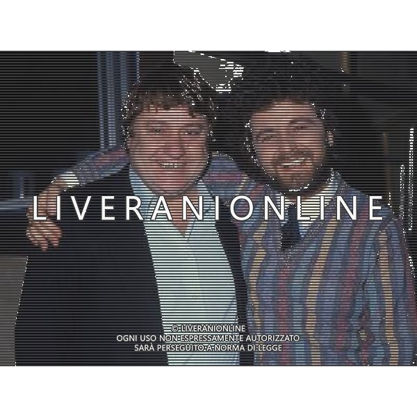 Mario Merola cantante-attore napoletano con Beppe Grillo ph archivio giovanni liverani/agenzia aldo liverani
