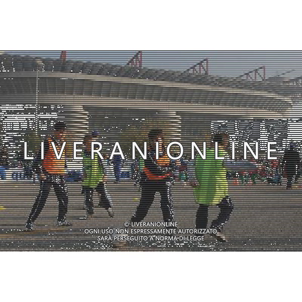 Milano 13/11/2006 stadio G. Meazza manifestazione di ragazzi che giocano a calcio nel piazzale antistante nella foto ragazzi ph andry/ag aldo liverani s.a.s.