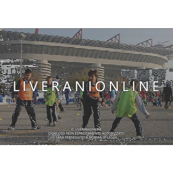 Milano 13/11/2006 stadio G. Meazza manifestazione di ragazzi che giocano a calcio nel piazzale antistante nella foto ragazzi ph andry/ag aldo liverani s.a.s.