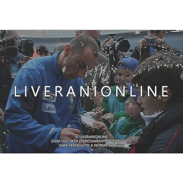 Milano 13/11/2006 stadio G. Meazza raduno nazionale italiana gioco calcio nella foto brocchi cristian firma autografi ph andry/ag aldo liverani s.a.s.