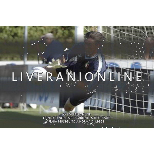 Coverciano (Fi) 02/09/03 Allenamento della Nazionale italiana di Calcio Nella foto: Buffon Gianluigi* Ph Gianni Nucci/Aldo Liverani