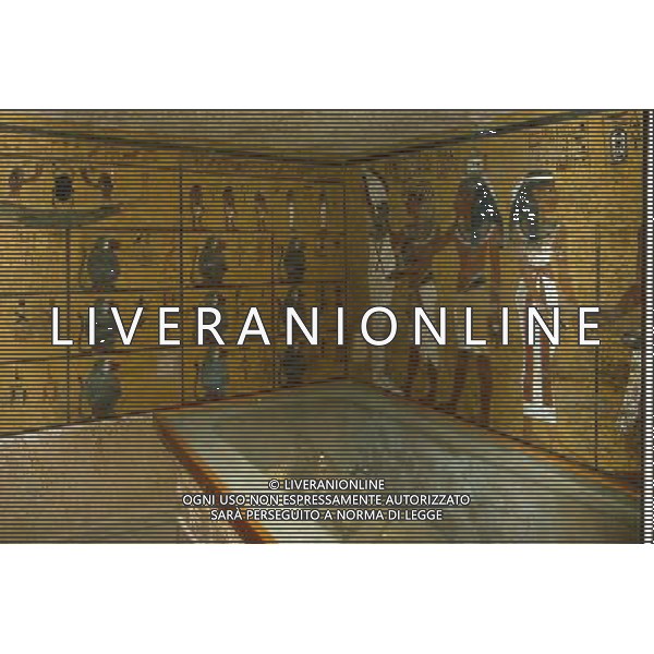 EGITTO ARCHIVIO ALDO LIVERANI NELLA FOTO EGITTO-LUXOR LA VALLE DEI RE IL SARCOFAGO DI TUTANKHAMON AGENZIA ALDOL IVERANI