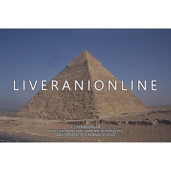 EGITTO ARCHIVIO ALDO LIVERANI NELLA FOTO EGITTO-GIZA PIRAMIDI AGENZIA ALDOL IVERANI