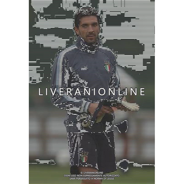 Appiano Gentile (CO) Pinetina 05/09/2003 Allenamento Nazionale Italiana nella foto Buffon Gianluigi foto marco luzzani/ag aldo liverani s.a.s.