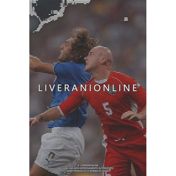 MILANO STADIO MEAZZA DI SAN SIRO 06/09/2003 ITALIA-GALLES QUALIFICAZIONI EURO 2004 NELLA FOTO CHRISTIAN VIERI E PAGE* FOTO ALDO LIVERANI