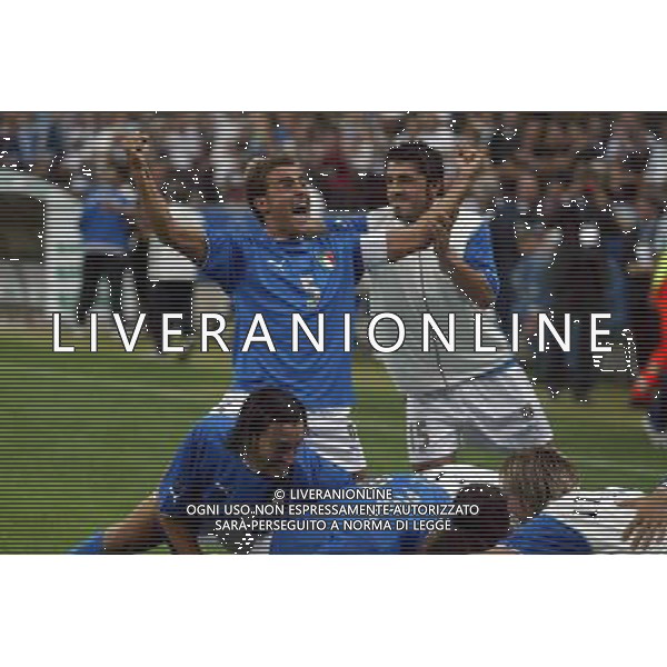 MILANO STADIO MEAZZA DI SAN SIRO 06/09/2003 ITALIA-GALLES QUALIFICAZIONI EURO 2004 NELLA FOTO FABIO CANNAVARO ESULTANTE* FOTO ALDO LIVERANI