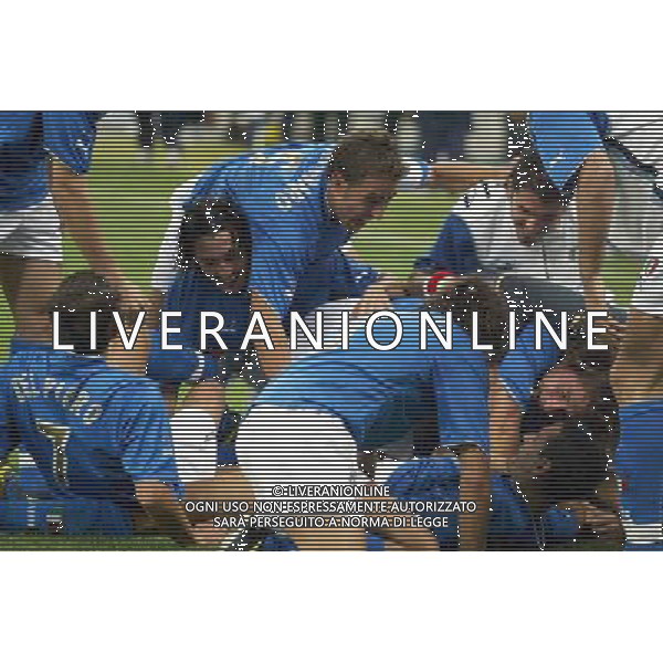MILANO STADIO MEAZZA DI SAN SIRO 06/09/2003 ITALIA-GALLES QUALIFICAZIONI EURO 2004 NELLA FOTO ESULTANZA ITALIA* FOTO ALDO LIVERANI