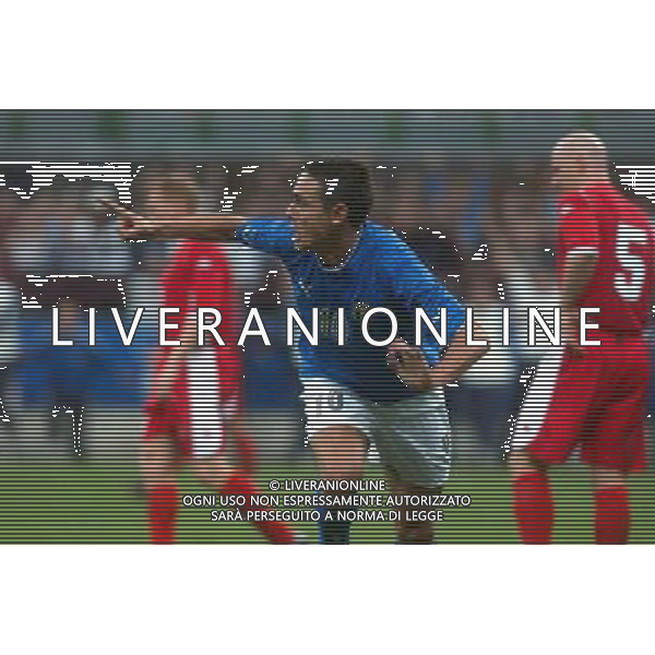 MILANO STADIO MEAZZA DI SAN SIRO 06/09/2003 ITALIA-GALLES QUALIFICAZIONI EURO 2004 NELLA FOTO FILIPPO INZAGHI ESULTANTE* FOTO ALDO LIVERANI
