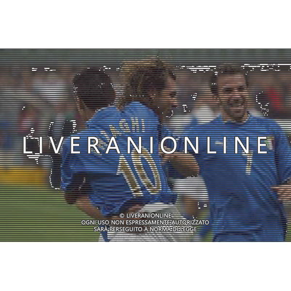 MILANO STADIO MEAZZA DI SAN SIRO 06/09/2003 ITALIA-GALLES QUALIFICAZIONI EURO 2004 NELLA FOTO FILIPPO INZAGHI VIERI CHRISTIAN E ALESSANDRO DEL PIERO ESULTANTI* FOTO ALDO LIVERANI