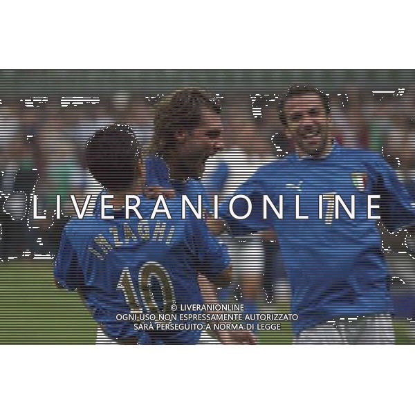 MILANO STADIO MEAZZA DI SAN SIRO 06/09/2003 ITALIA-GALLES QUALIFICAZIONI EURO 2004 NELLA FOTO FILIPPO INZAGHI VIERI CHRISTIAN E ALESSANDRO DEL PIERO ESULTANTI* FOTO ALDO LIVERANI
