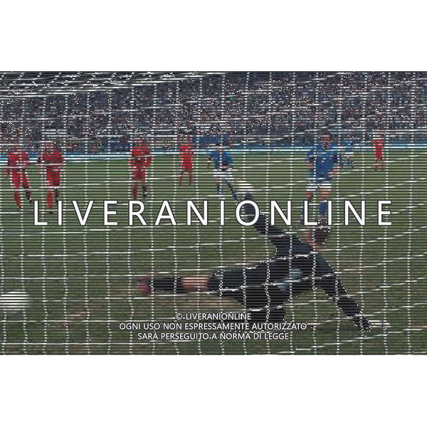 MILANO STADIO MEAZZA DI SAN SIRO 06/09/2003 ITALIA-GALLES QUALIFICAZIONI EURO 2004 NELLA FOTO RIGORE DEL PIERO* FOTO ALDO LIVERANI