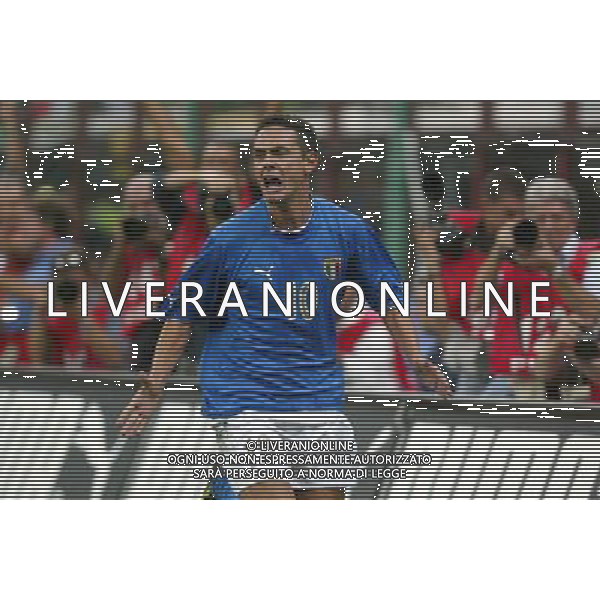 MILANO STADIO MEAZZA DI SAN SIRO 06/09/2003 ITALIA-GALLES QUALIFICAZIONI EURO 2004 NELLA FOTO FILIPPO INZAGHI ESULTANTE* FOTO ALDO LIVERANI