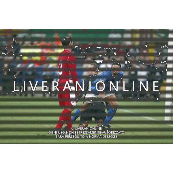 MILANO STADIO MEAZZA DI SAN SIRO 06/09/2003 ITALIA-GALLES QUALIFICAZIONI EURO 2004 NELLA FOTO FILIPPO INZAGHI ESULTANTE* FOTO ALDO LIVERANI