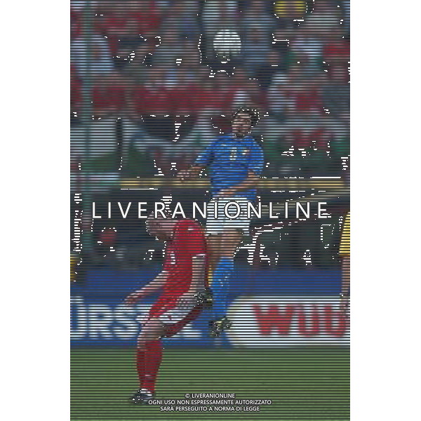MILANO STADIO MEAZZA DI SAN SIRO 06/09/2003 ITALIA-GALLES QUALIFICAZIONI EURO 2004 NELLA FOTO SIMONE PERROTTA E HARTSON* FOTO ALDO LIVERANI