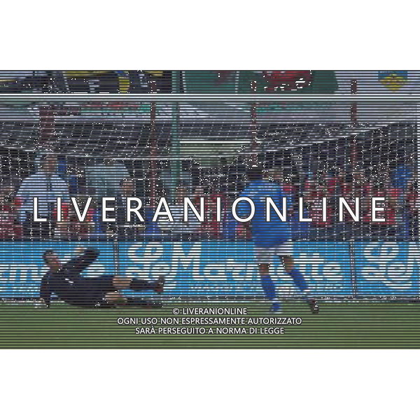 MILANO STADIO MEAZZA DI SAN SIRO 06/09/2003 ITALIA-GALLES QUALIFICAZIONI EURO 2004 NELLA FOTO RIGORE DEL PIERO* FOTO ALDO LIVERANI