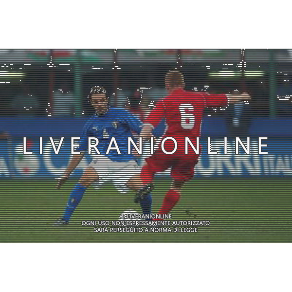 MILANO STADIO MEAZZA DI SAN SIRO 06/09/2003 ITALIA-GALLES QUALIFICAZIONI EURO 2004 NELLA FOTO CRISTIANO ZANETTI E PEMBRIDGE* FOTO ALDO LIVERANI
