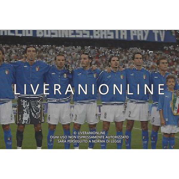 Milano 06/09/2003 Italia-Galles Nella foto: Giocatori dell\'Italia durante l\'inno nazionale Ph Gianni Nucci/Aldo Liverani