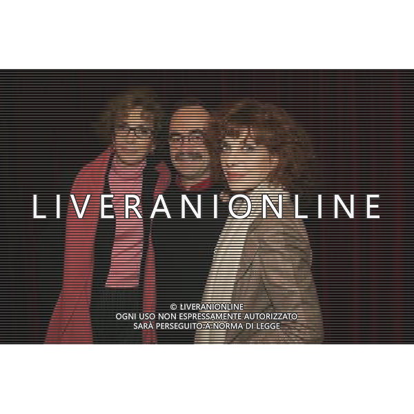 MILANO 11/12/21006 TEATRO CARCANO CORSO DI PORTA ROMANA PRESENTAZIONE DELLO SPETTACOLO: -SORELLE MATERASSI- NELLA FOTO MARINA MALFATTI, MAURIZIO NICHETTI E SIMONA MARCHINI FOTO ROMANO/AG ALDO LIVERANI