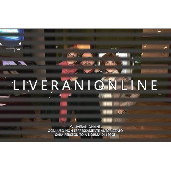 MILANO 11/12/21006 TEATRO CARCANO CORSO DI PORTA ROMANA PRESENTAZIONE DELLO SPETTACOLO: -SORELLE MATERASSI- NELLA FOTO MARINA MALFATTI, MAURIZIO NICHETTI E SIMONA MARCHINI FOTO ROMANO/AG ALDO LIVERANI