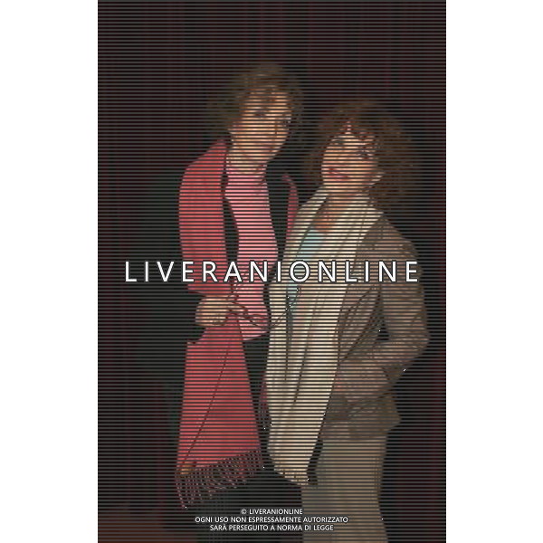 MILANO 11/12/21006 TEATRO CARCANO CORSO DI PORTA ROMANA PRESENTAZIONE DELLO SPETTACOLO: -SORELLE MATERASSI- NELLA FOTO MARINA MALFATTI E SIMONA MARCHINI FOTO ROMANO/AG ALDO LIVERANI