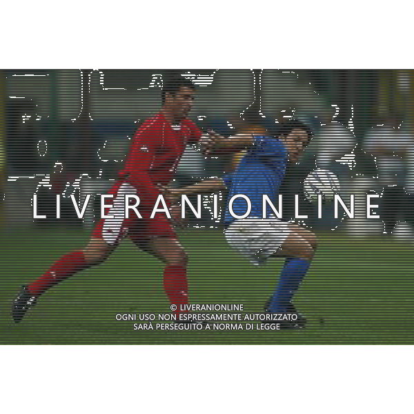 Milano 06/09/2003 Italia-Galles Nella foto: Camoranesi Mauro German e Speed Gary Andrew Ph Gianni Nucci/Aldo Liverani