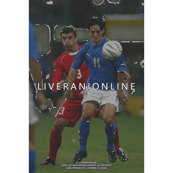 Milano 06/09/2003 Italia-Galles Nella foto: Camoranesi Mauro German e Speed Gary Andrew Ph Gianni Nucci/Aldo Liverani