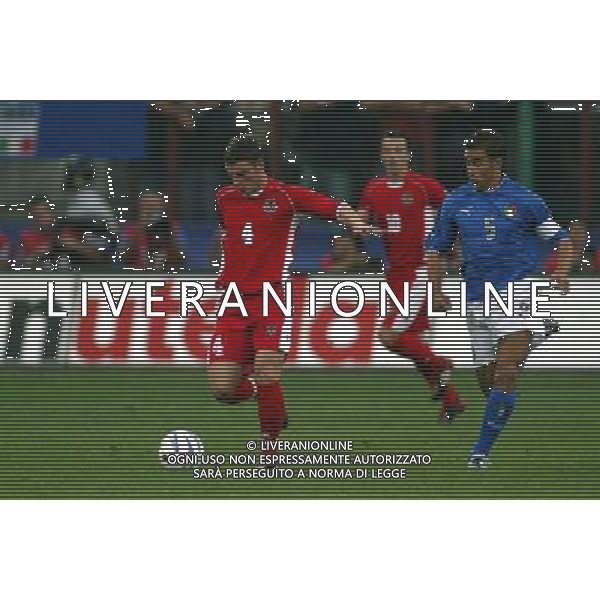 Milano 06/09/2003 Italia-Galles Nella foto: Koumas Jason e Cannavaro Fabio Ph Gianni Nucci/Aldo Liverani