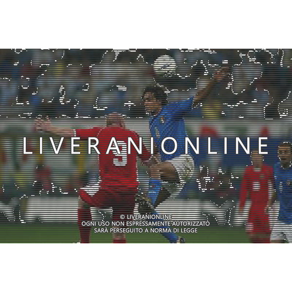 Milano 06/09/2003 Italia-Galles Nella foto: Nesta Alessandro e Hartson John Ph Gianni Nucci/Aldo Liverani