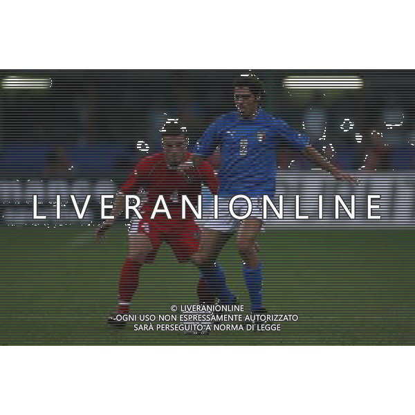 Milano 06/09/2003 Italia-Galles Nella foto: Perrotta Simone e Koumas Jason Ph Gianni Nucci/Aldo Liverani