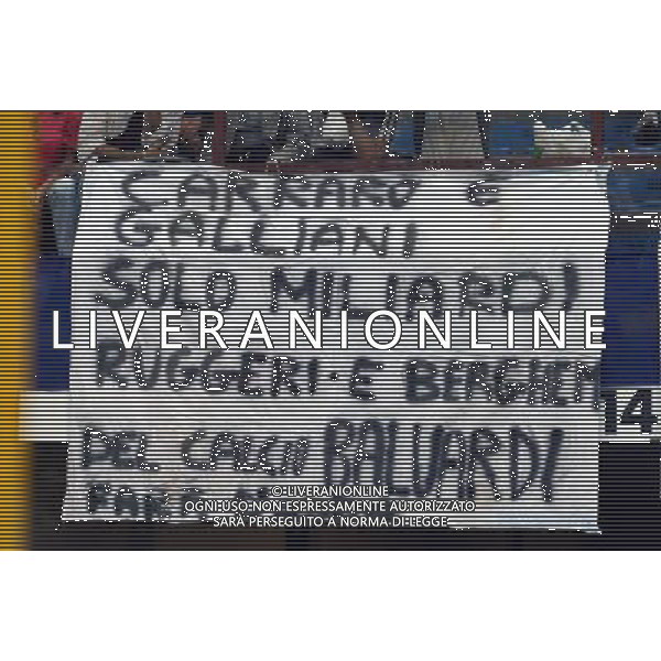 Milano 06/09/2003 Italia-Galles Nella foto: Striscioni allo stadio Ph Gianni Nucci/Aldo Liverani