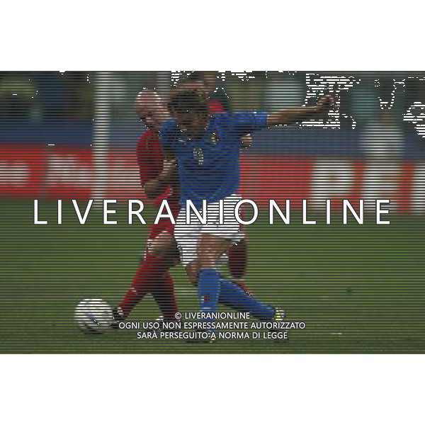 Milano 06/09/2003 Italia-Galles Nella foto: Vieri Christian e Page Robert John Ph Gianni Nucci/Aldo Liverani