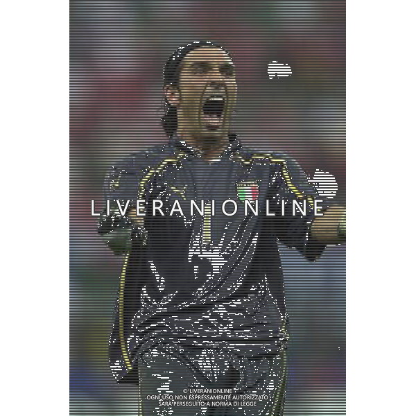ITALIA-GALLES 06/09/2003 QUALIFICAZIONE EURO 2004 NELLA FOTO GIANLUIGI BUFFON FOTO STEFANO RACCAMARI-AGENZIA ALDO LIVERANI