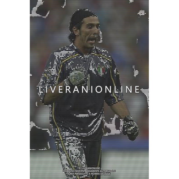 ITALIA-GALLES 06/09/2003 QUALIFICAZIONE EURO 2004 NELLA FOTO GIANLUIGI BUFFON FOTO STEFANO RACCAMARI-AGENZIA ALDO LIVERANI