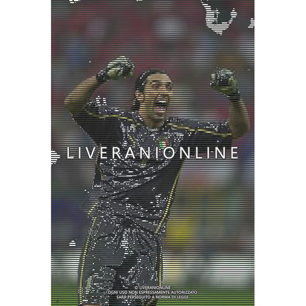 ITALIA-GALLES 06/09/2003 QUALIFICAZIONE EURO 2004 NELLA FOTO GIANLUIGI BUFFON FOTO STEFANO RACCAMARI-AGENZIA ALDO LIVERANI