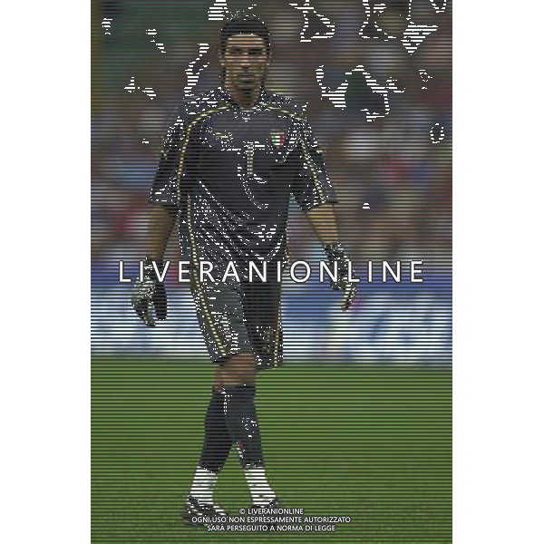ITALIA-GALLES 06/09/2003 QUALIFICAZIONE EURO 2004 NELLA FOTO GIANLUIGI BUFFON FOTO STEFANO RACCAMARI-AGENZIA ALDO LIVERANI