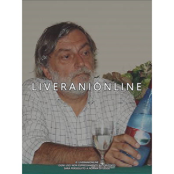 EMERGENCY NELLA FOTO:GINO STRADA (MEDICO)* FOTO FABIO SERINO/AG. ALDO LIVERANI S.A.S.