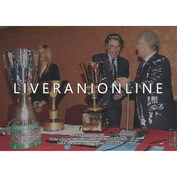 Milano 18/12/2006 consiglio generale lega calcio e premiazione anno sportivo 2005/06 nella foto matarrese antonio e moratti massimo con le tre coppe coppa italia, campionato e supercoppa italia ph marco luzzani/ag aldo liverani s.a.s.