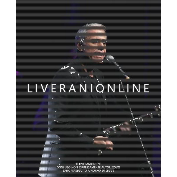 MILANO 28 DICEMBRE 2006 SPETTACOLO TEATRALE \'TEO TEOCOLI SHOW\' NELLA FOTO: TEO TEOCOLI PH FRANKY/AG ALDO LIVERANI