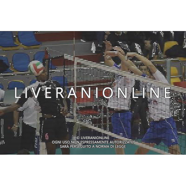 MILANO 7/1/2007 PALALIDO PIAZZALE STUPARICH CAMPIONATO SERIE A2 VOLLEY SPARKLING VOLLEY MILANO-MODUGNO VOLLEY NELLA FOTO MURO DEL MODUGNO FOTO ROMANO/AG ALDO LIVERANI