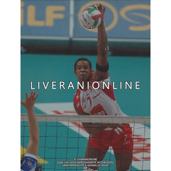 CUNEO 07/01/2007 CAMPIONATO DI PALLAVOLO SERIE A1 TIM BRE BANCA LANNUTTI CUNEO-LUBE BANCA MACERATA NELLA FOTO DENNIS ANGEL PH GIGI ARCAINI/AG.ALDO LIVERANI