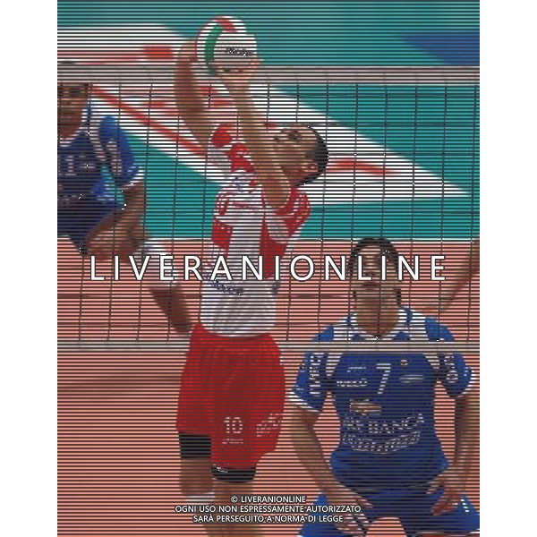 CUNEO 07/01/2007 CAMPIONATO DI PALLAVOLO SERIE A1 TIM BRE BANCA LANNUTTI CUNEO-LUBE BANCA MACERATA NELLA FOTO SINTINI GIACOMO PH GIGI ARCAINI/AG.ALDO LIVERANI