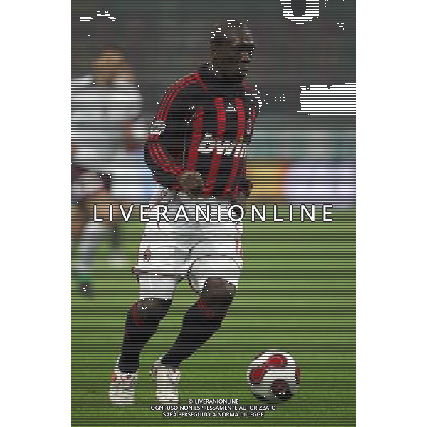 Milano 11/01/2007 coppa italia tim 2006/07 milan-arezzo 2:0 nella foto seedorf clarence ph marco luzzani/ag aldo liverani s.a.s.