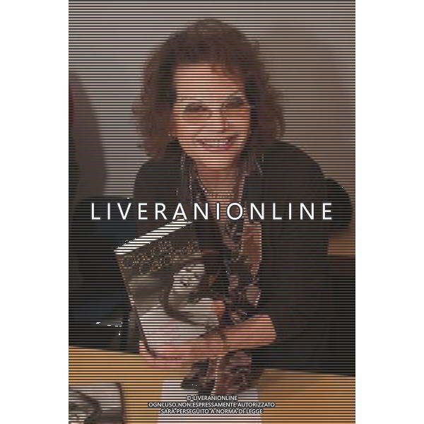 MILANO 22 GENNAIO 2007 PER IL CICLO \' LA BELLEZZA SALVERA\' IL MONDO\' CLAUDIA CARDINALE INCONTRA GLI STUDENTI DEL COLLEGIO CITTA\' STUDI DI MILANO NELLA FOTO: CLAUDIA CARDINALE PH FRANKY-AG ALDO LIVERANI
