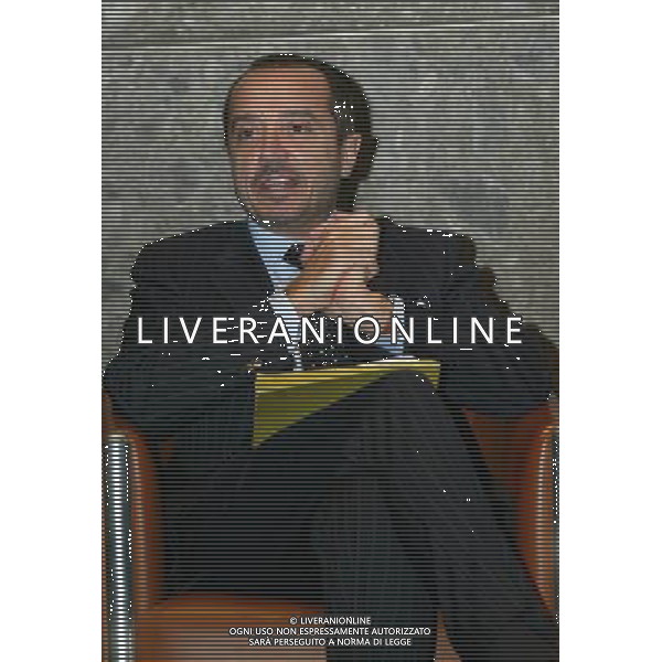 MILANO 30/1/2007 SPAZIO SIRONI PALAZZO DELL\' INFORMAZIONE PIAZZA CAVOUR, 2 PRESENTAZIONE DEL FARMACO: -OMALIZUMAB. IL PRIMO ANTICORPO MONOCLONALE AD AZIONE SELETTIVA CONTRO L\' IgE. TERAPIA INNOVATIVA CONTRO L\' ASMA ALLERGICO PERSISTENTE- NELLA FOTO FRANCO