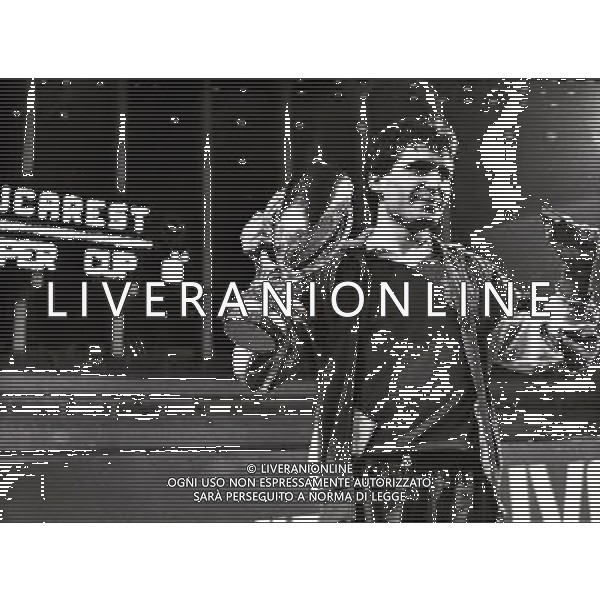 Steaua Bucarest - Dinamo Kiev SuperCoppa a Montecarlo 24/02/1987 Nella foto George Hagi con la Coppa Ph. Archivio Ag. Aldo Liverani 