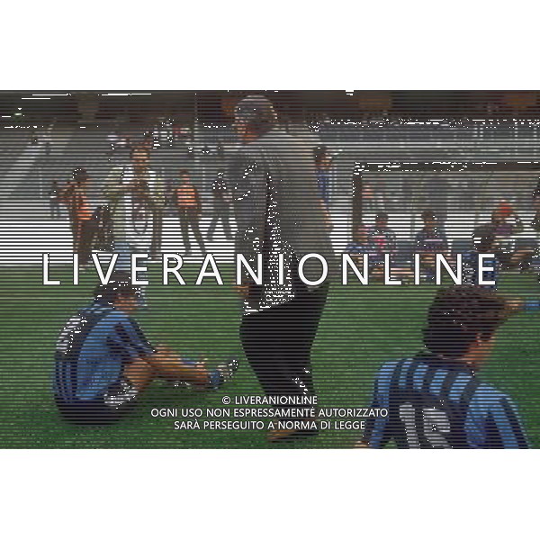 Torino - Pisa Mitropa Cup 1991 Nella foto : Anconetani Romeo esorta i suoi giocatori prima della ripresa dei tempi supplementari Ph. Alessandro Falzone/Archivio Press Photo/Ag. Aldo Liverani 