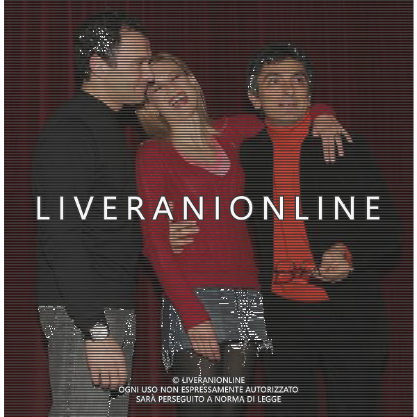 MILANO 5/2/2007 TEATRO MANZONI VIA MANZONI PRESENTAZIONE DELLA COMMEDIA TEATRALE: -BELLO DI PAPA\'- NELLA FOTO MASSIMILIANO GALLO, ANTONELLA ELIA E VINCENZO SALEMME FOTO ROMANO/AG ALDO LIVERANI