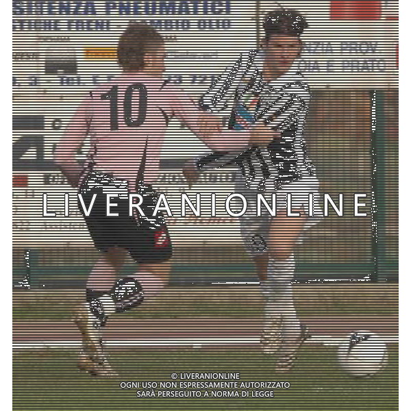 Juventus-Palermo 59¡Torneo Mondiale di Calcio Giovanile \'Coppa Carnevale\' di Viareggio - Quarrata(PT) - 08.02.2007 Nella Foto: Maniero(Juventus)-Terranova(Palermo) Ph.Vitez/Agenzia Aldo Liverani